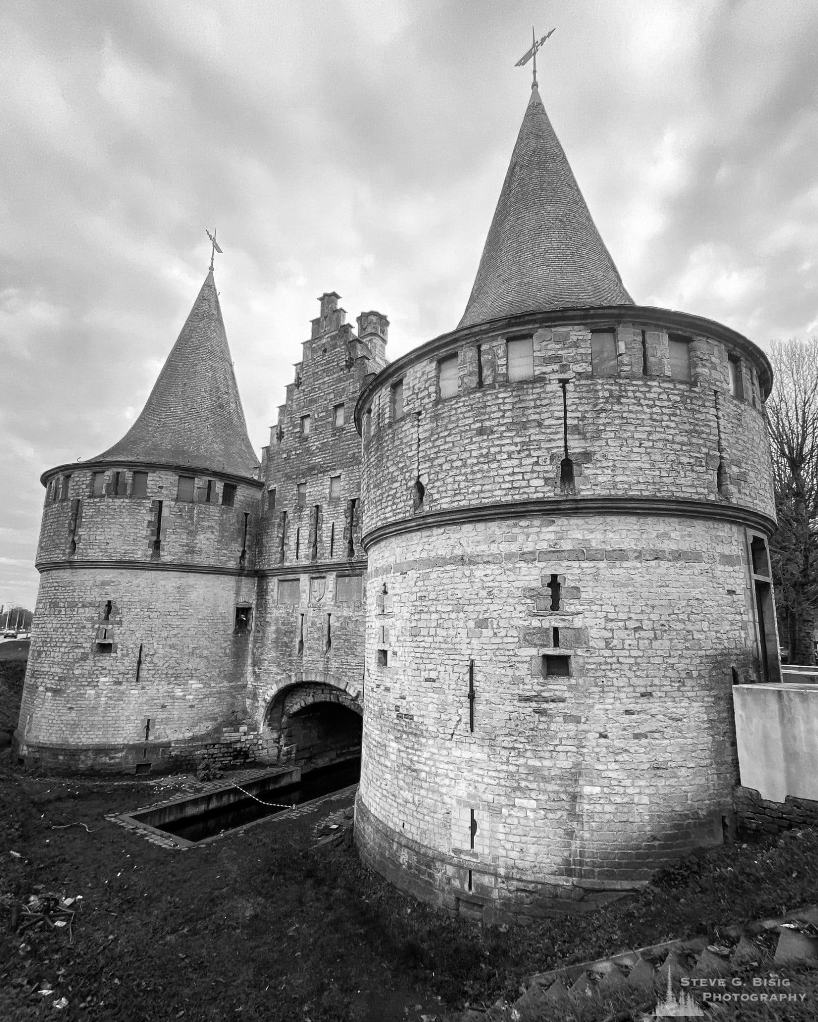 One of a series of 64 images captured on an iPhone 11 Pro Max while on a trip to Belgium in December 2019.